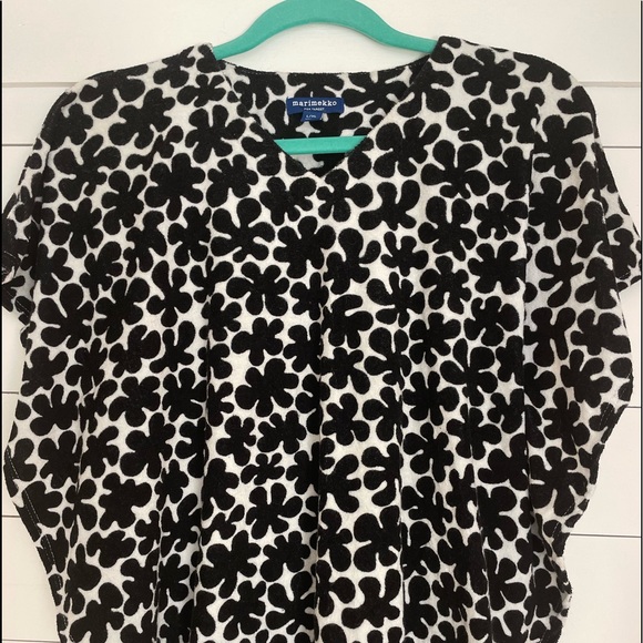 MARIMEKKO black and white kids terry  towel poncho - Picture 3 of 9